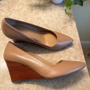 Franco Sarto tan/nude wedge shoe. New never worn with box.